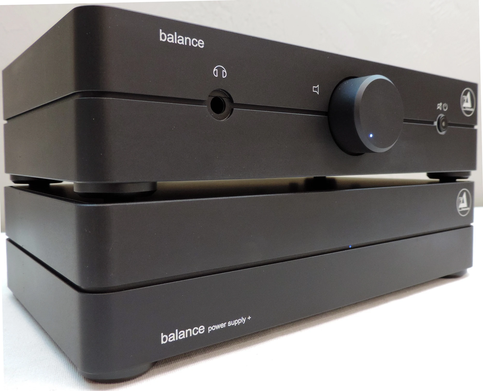 Clearaudio Balance V2 Balanced Phono Preamp/Headphone Amp (Black) 5 Clearaudio Balance V2 Balanced Phono Preamp/Headphone Amp (Black) - Image 3