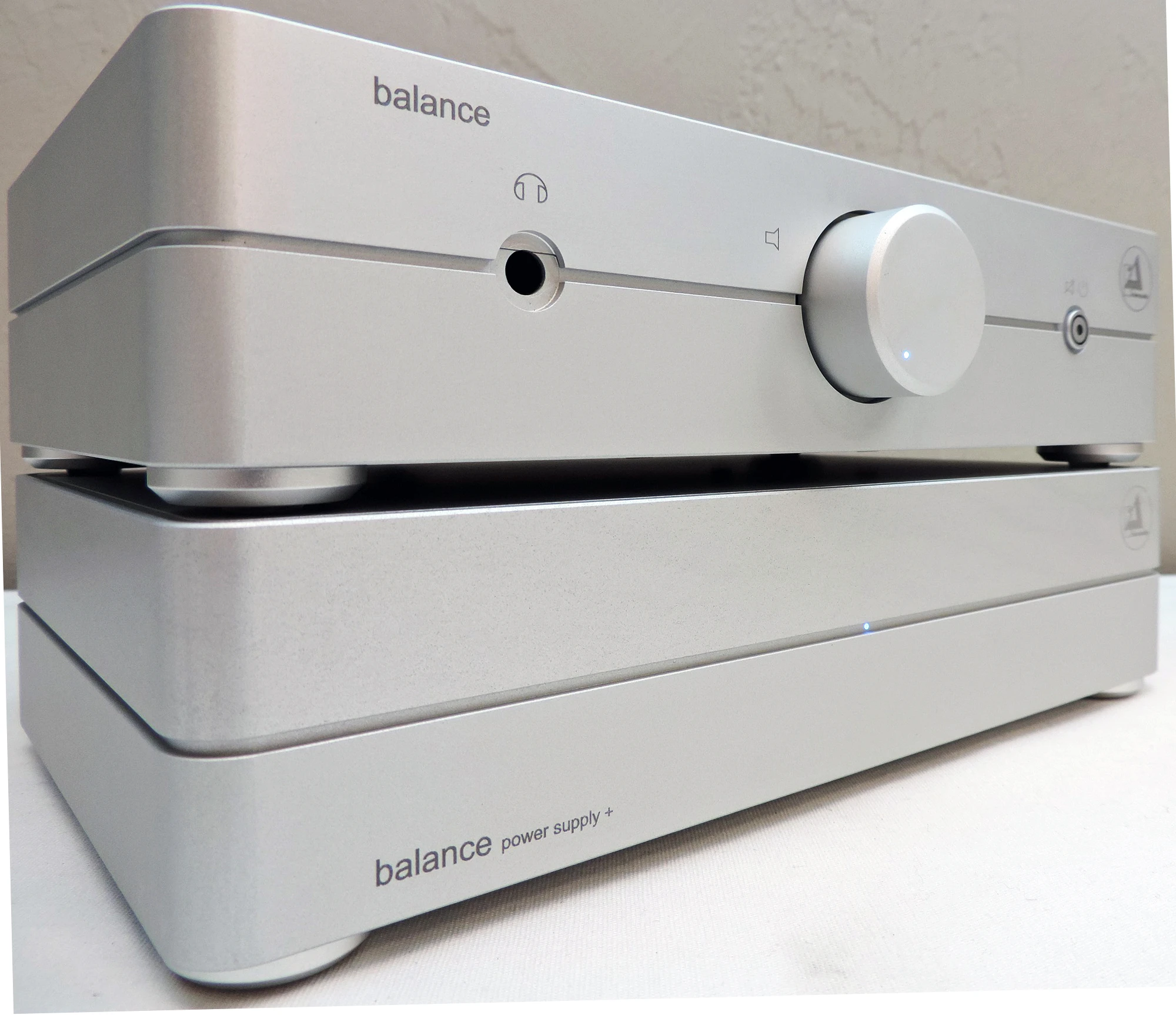 Clearaudio Balance V2 Balanced Phono Preamp/Headphone Amp (Silver) 5 Clearaudio Balance V2 Balanced Phono Preamp/Headphone Amp (Silver) - Image 3