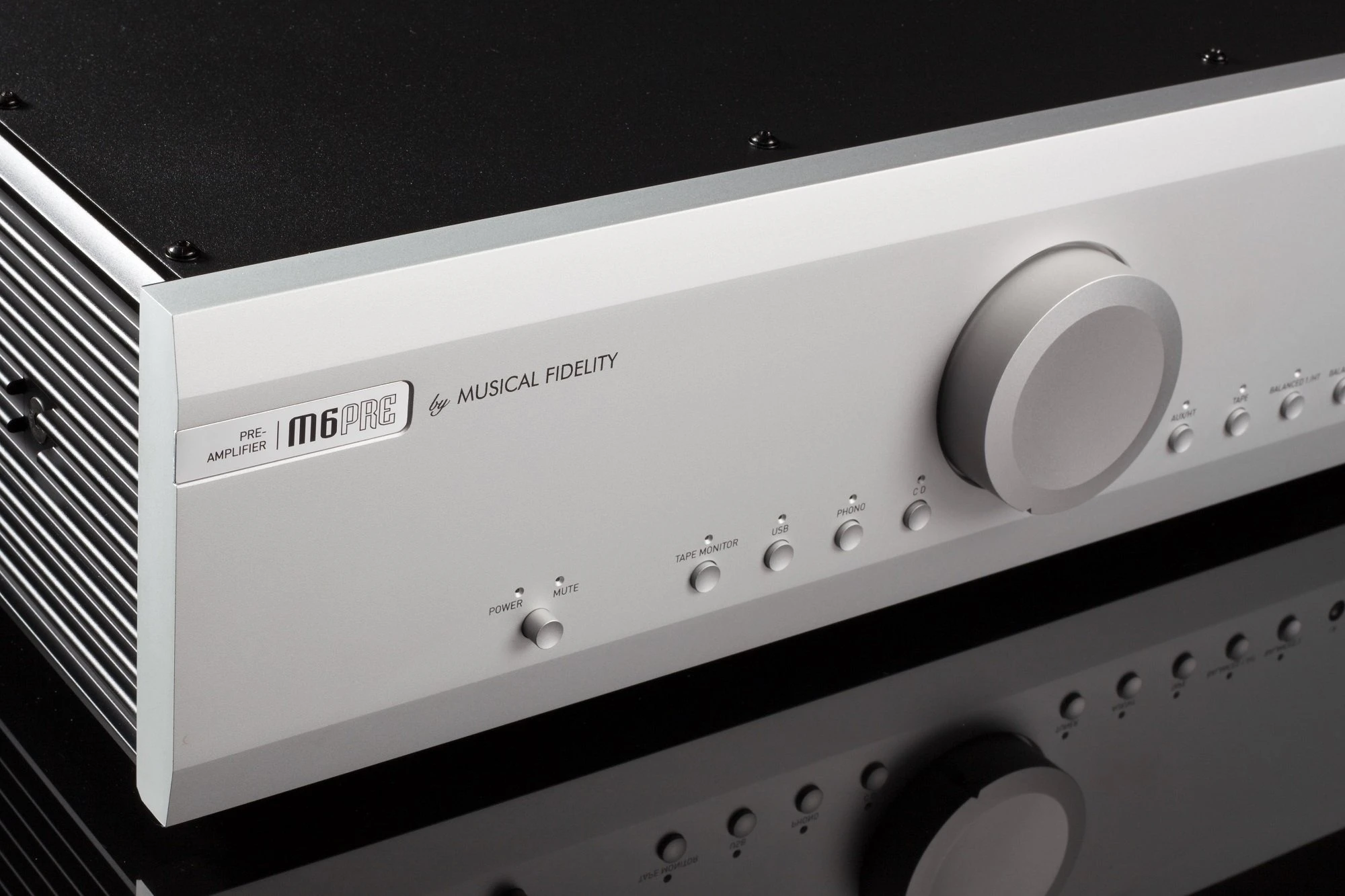 Musical Fidelity M6s PRE Balanced Preamp With USB/MM/MC Phono-Ins (Silver) 6 Musical Fidelity M6s PRE Balanced Preamp With USB/MM/MC Phono-Ins (Silver) - Image 4