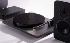Rega SYSTEM ONE All-In-One Analogue Audio Hi-Fi System -Gallo Acoustics shop SystemOne4
