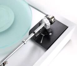 Alternative view of Thorens TD 903 Turntable (Black)